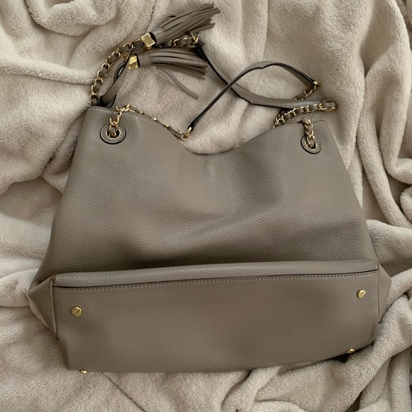 Beautiful Gray Soft Leather Tory Burch Purse - Picture 3 of 14